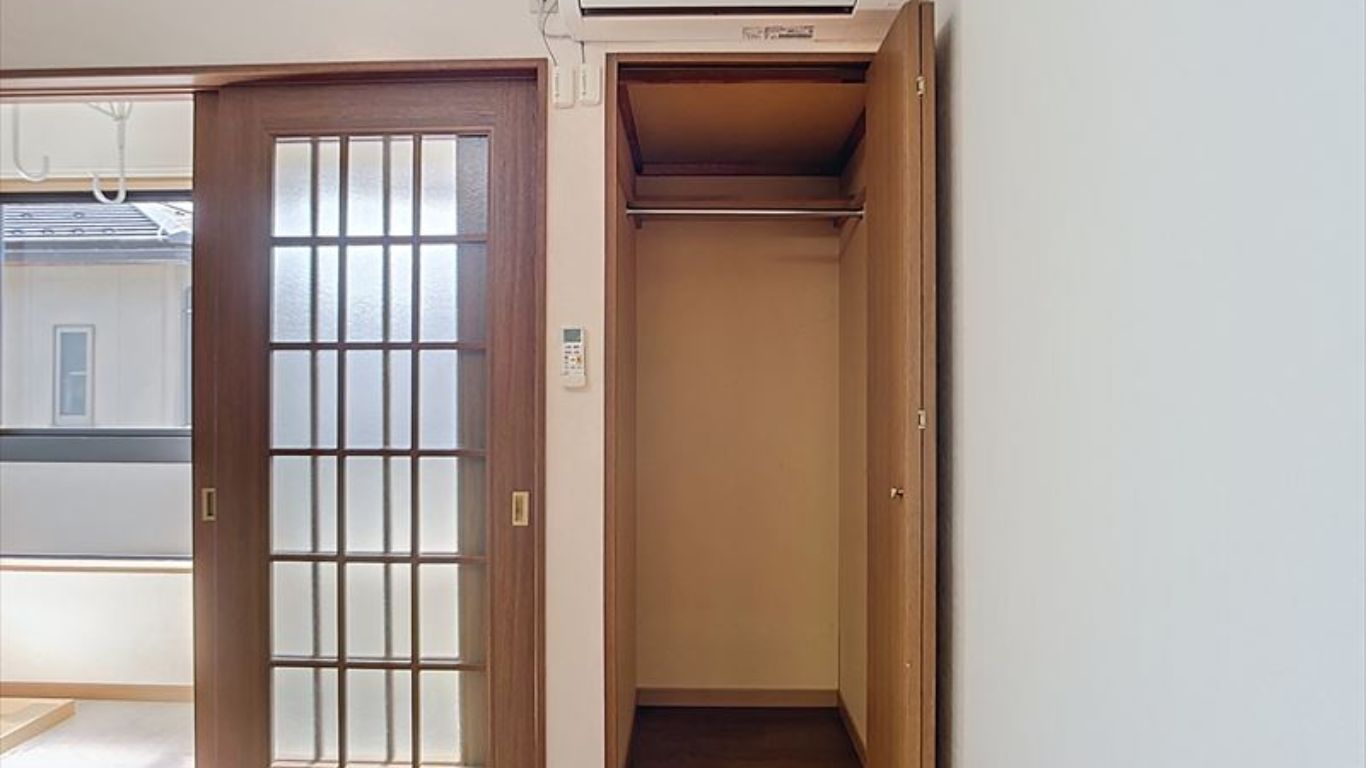 洋室収納(2)