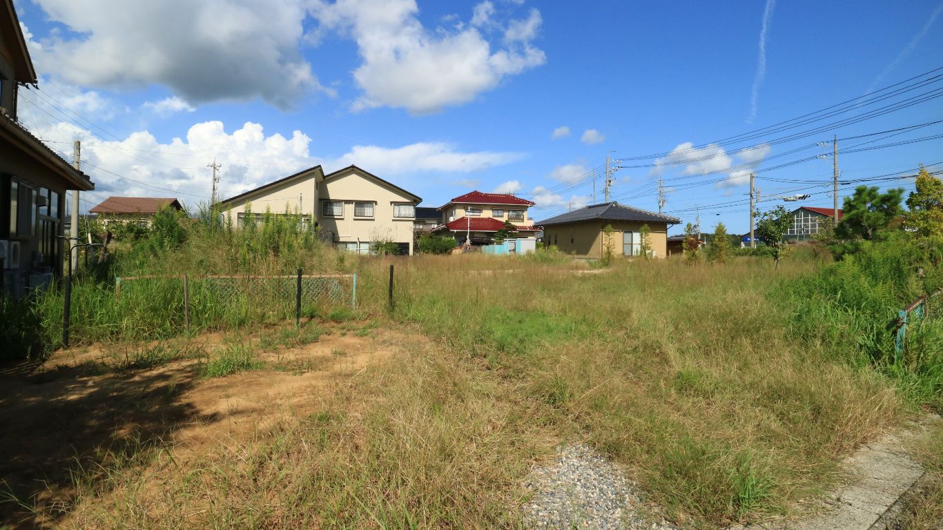 約400坪の敷地と庭