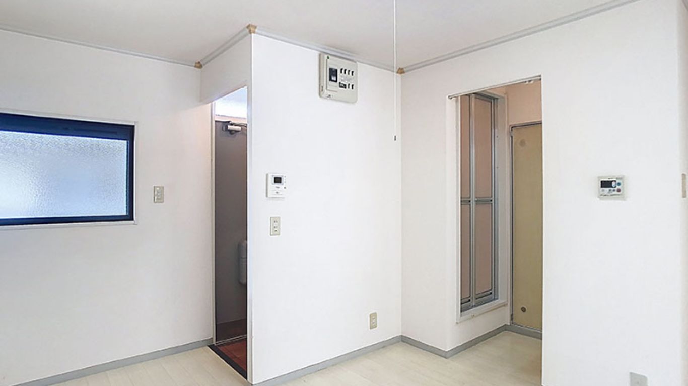 DKから玄関、浴室