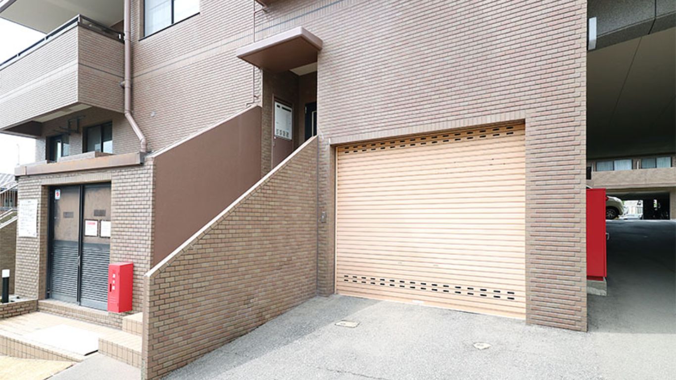 車庫外観