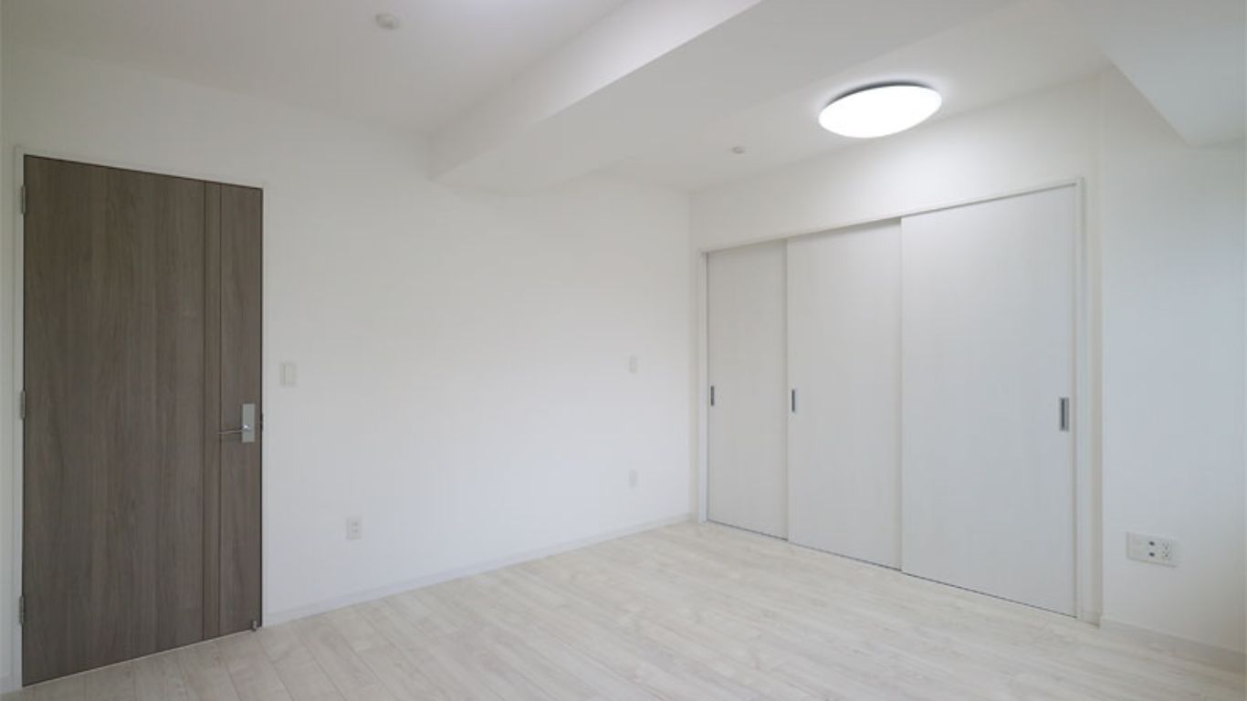 洋室9.5帖入口側