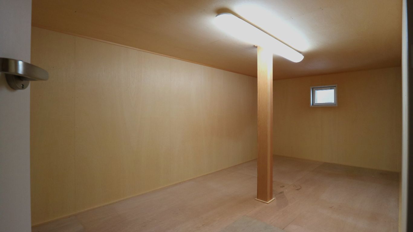 小屋裏物入