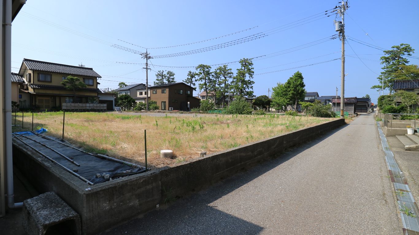 南東から見た土地